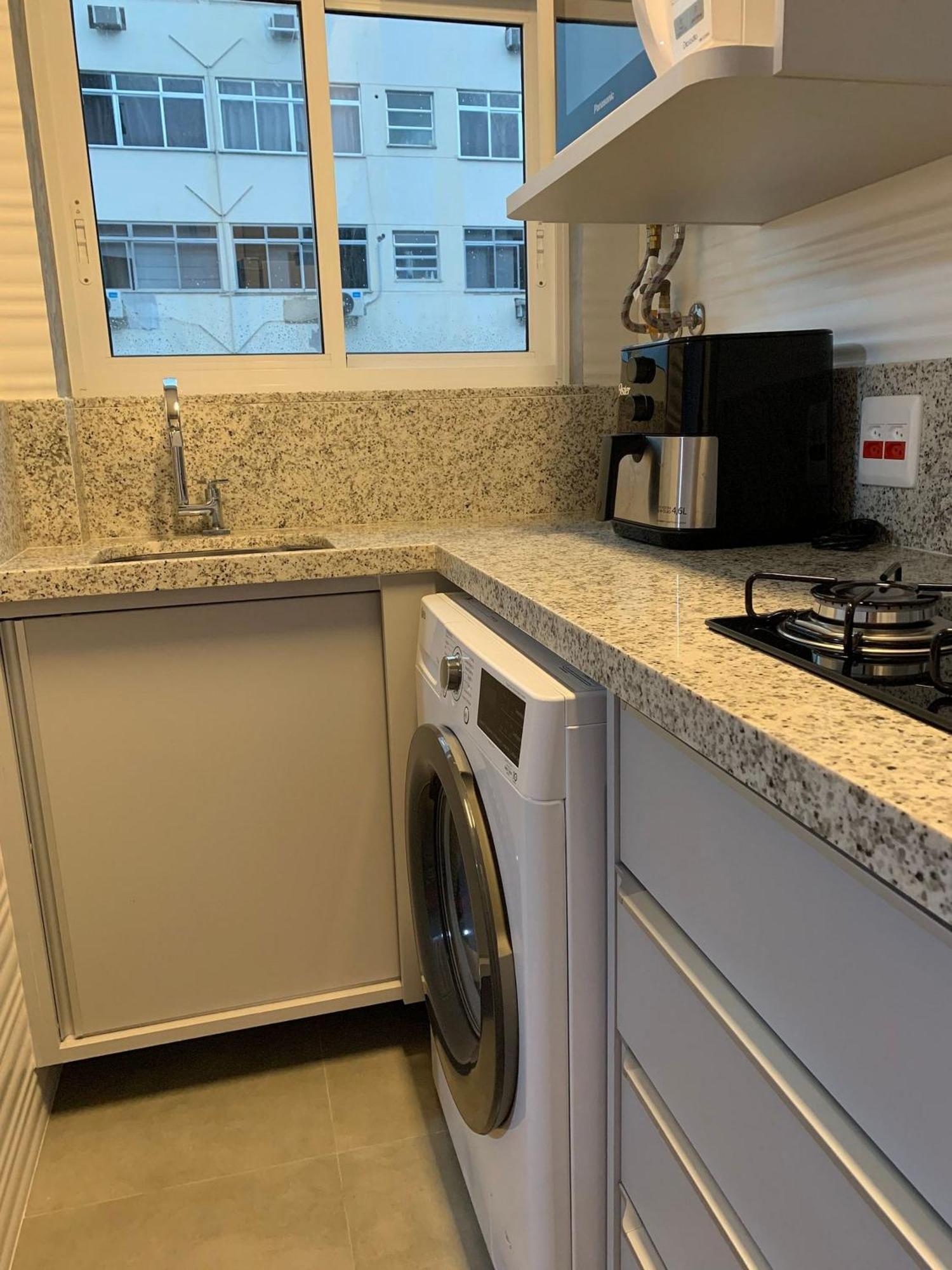 Leblon - Recem Reformado Com Vista Fantastica! Apartamento Rio de Janeiro